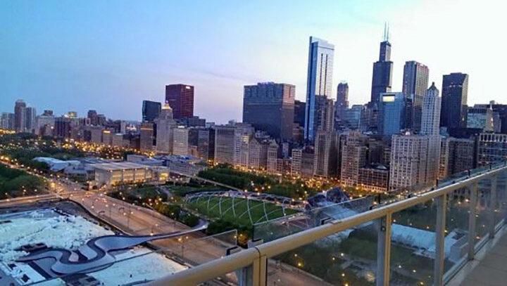 Multipath Load Balancing for M x N Communication Patterns on the Blue Gene⁄Q Supercomputer Interconnection Network