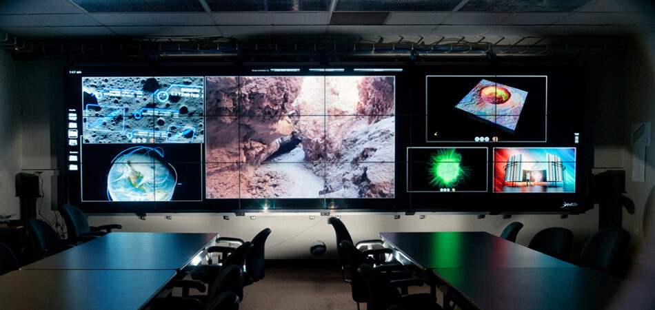 Cyber-Commons - A High Resolution, High Bandwidth, Collaborative Lens for Focusing Attention to Solve Data-rich Problems