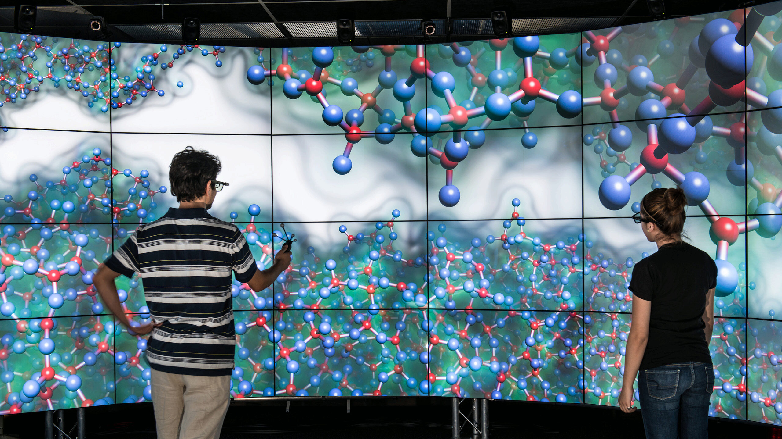 Molecular Dynamics Simulation of a Glass Fissure