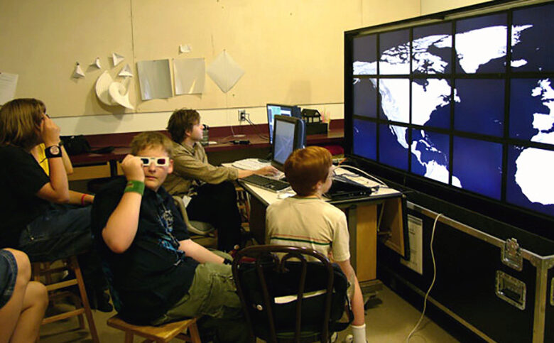 GeoWall2 for Informal Science Education in Museums