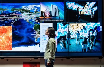 Semi-Automated Smart Arrangement Tool for Distributed Hybrid Large Displays