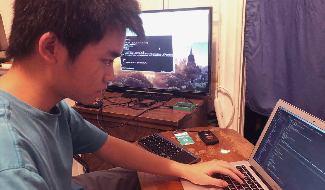 EVL Undergraduate Computer Specialist and ECE Student Zhongyi Chen Helps Develop COVID-19 Tracking Tool